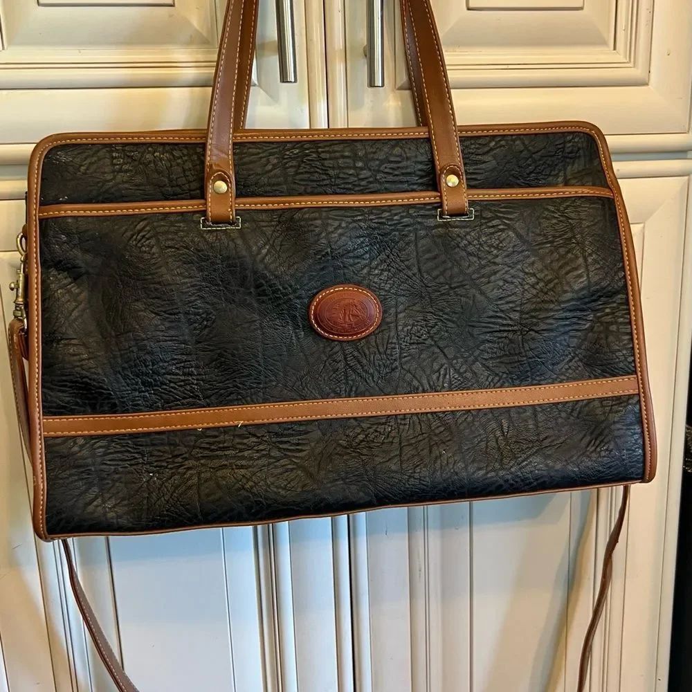 Vintage International All Weather Wear Black & Tan Leather  Zippered Handbag.